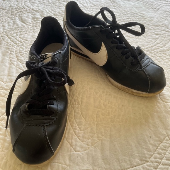 Nike Shoes - 20% OFF 2+ BUNDLES! Nike “Cortez” Sneakers. Black & White. US 7.5/EUR 38.5